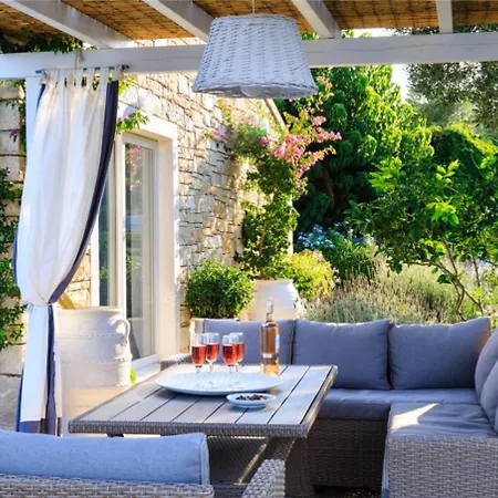فيلة Juniper House *