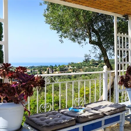 فيلة Juniper House